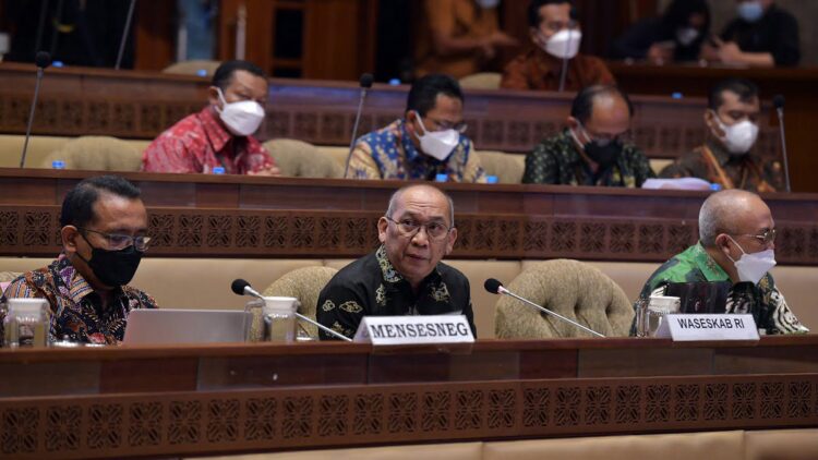 Waseskab Fadlansyah Lubis saat mengikuti Raker dengan Komisi II DPR RI, Kamis (02/06/2022), di Ruang Rapat Komisi II Gedung Nusantara DPR RI, Jakarta. (Foto: Humas Setkab/Rahmat)