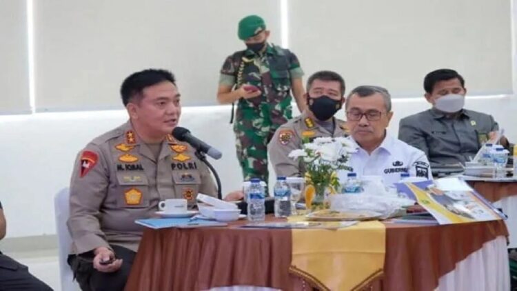 Gubernur Riau Syamsuar dan Kapolda Riau , Irjen Pol Muhammad Iqbal dalam suatu kesempatan dalam pertemuan resmi di Pekanbaru. Foto:Antara/HO-Diskomifotik Riau.