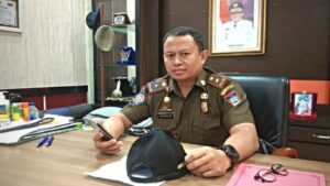 Kasat Pol PP Padang Mursalim apresiasi Praja Wanita usai menyelamatkan wanita terlantar.