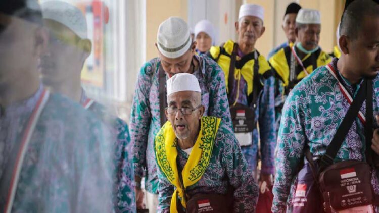 Ilustrasi jemaah haji lansia. (net)