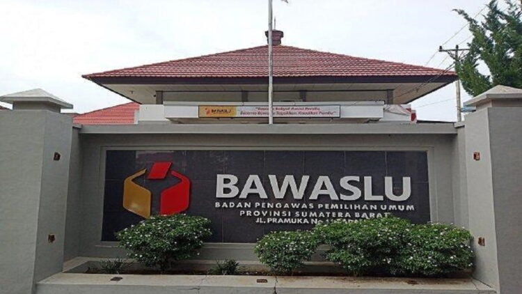 Kantor Bawaslu Sumbar.