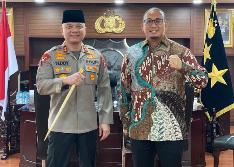 Anggota DPR RI Andre Rosiade bertemu Kapolda Sumbar Irjen Pol Teddy Minahasa, Selasa (2/8/2022) di Mapolda Sumbar, Jalan Sudirman, Padang.