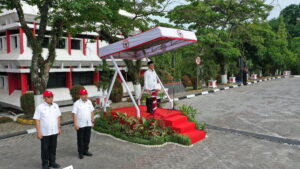 Dirut dan Komisaris PT Semen Padang jadi pembina upacara