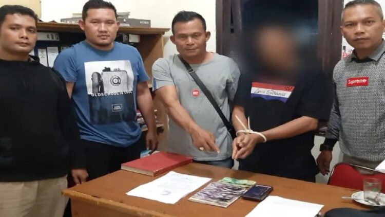 Jajaran Polres Pasaman Barat menangkap pelaku judi di Ranah Batahan, Selasa. (Antara/Polres Pasbar)