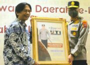 Kapolda Sumbar Terima Anugerah Sebagai Tokoh Inspiratif di Musda IV IJTI