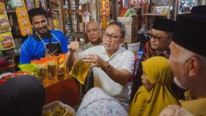 Mendag Zulkifli Hasan saat mengunjungi Pasar Raya Padang