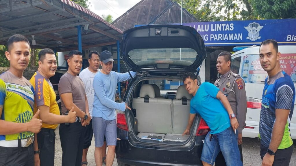 Kasat Lantas Polres Pariaman Iptu Adi Suhendra bersama personil Satlantas Polres Padang Pariaman berhasil menangkap komplotan pelaku pencurian baterai tower.