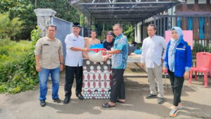 Bantuan dari Dinsos Padang untuk korban kebakaran Belimbing