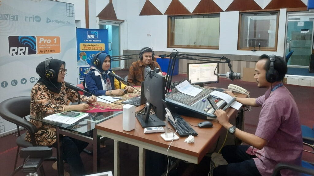 Dialog kemenkumham sumbar di RRI terkait merek