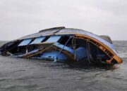 Diduga Akibat Badai, Perahu Pembawa Kotak Suara di Mentawai Terbalik