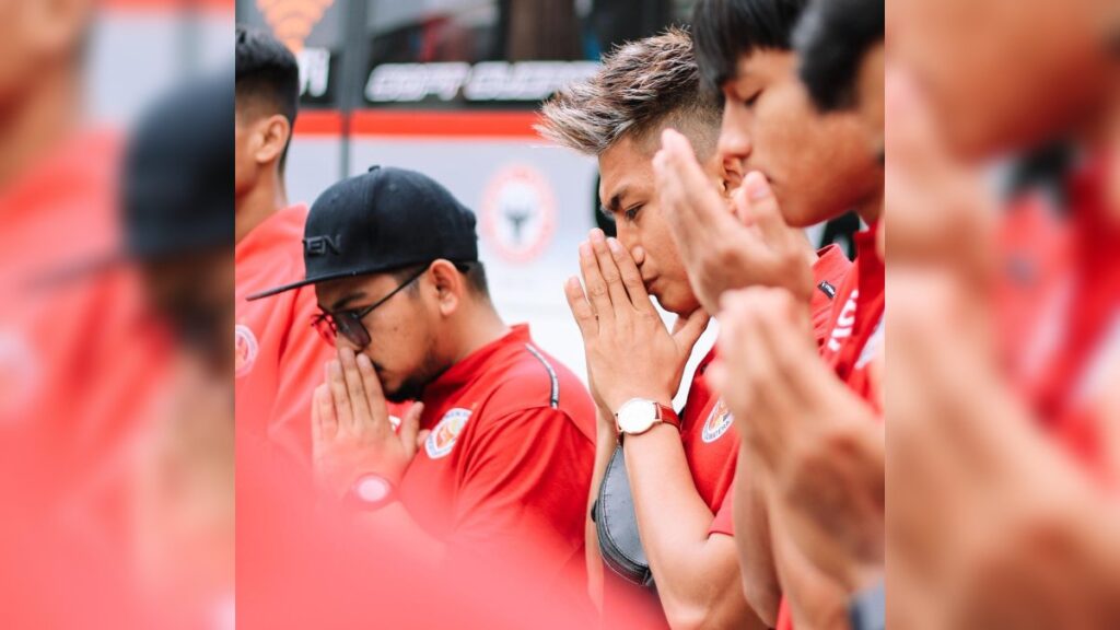 Keberangkatan pemain semen padang FC untuk laga tandang