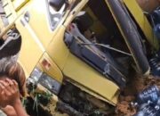 Truk Pengangkut Galon Rebah Kuda di Sitinjau Lauik