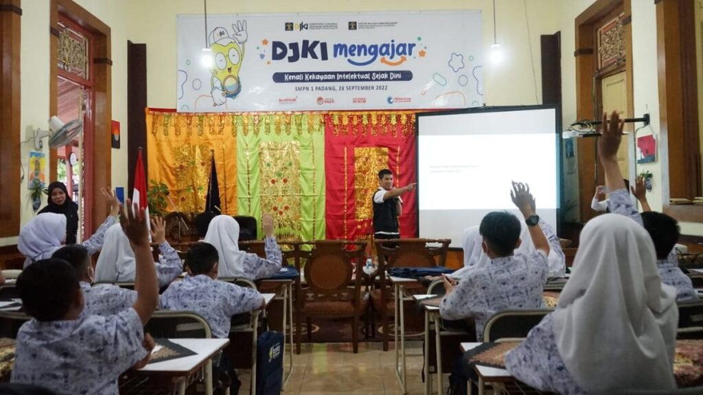 DJKI Mengajar Kemenkumham Sumbar untuk memberi pengetahuan tentang perlindungan KI kepada siswa