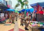 Satpol PP Padang kembali Tertibkan PKL Berjualan di Trotoar