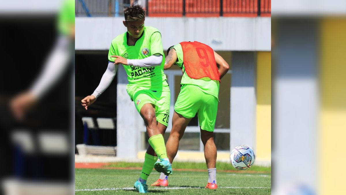 Latihan pemain Semen Padang FC di Stadion Jakabaring