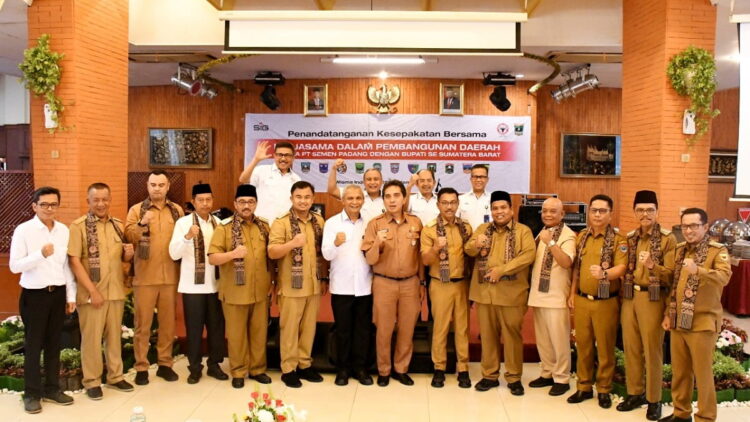 MoU PT Semen Padang dengan 11 kepala daerah di Sumbar