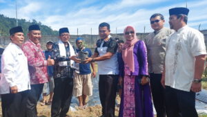 Wako Hendri Septa datangi Rutan Padang untuk serahkan bibit cabai