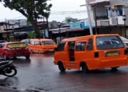 Harga BBM Naik, Sopir Angkot di Padang Inisiatif Naikkan Tarif