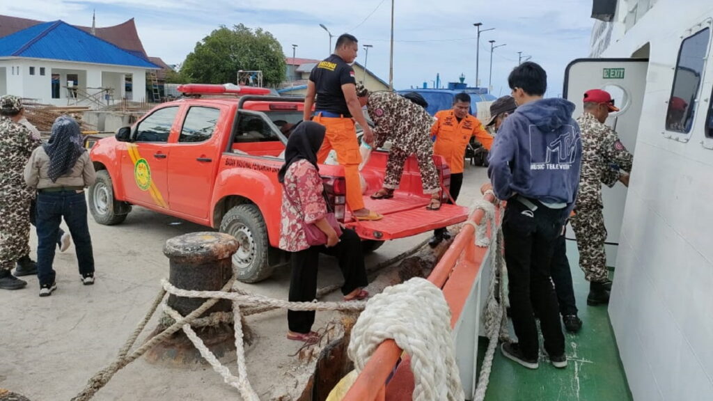 Bantuan dari Dinsos dan Baznas untuk korban gempa Mentawai