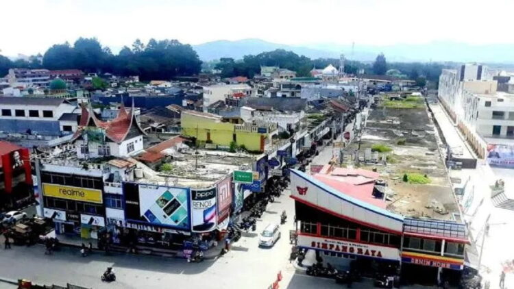 Jalan Minangkabau, Kota Bukittinggi, Sumbar, dilihat dari atas Jam Gadang (Antara/HO-Dokumen Pribadi)