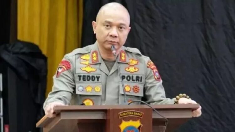 Kapolda Jatim Irjen Pol Teddy Minahasa dilaporkan ditangkap gegara kasus narkoba. (net)