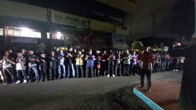 Salat Gaib dan doa bersama Semen Padang FC serta elemen suporter untuk Tragedi Kanjuruhan