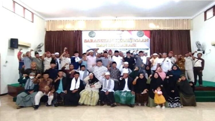 Sejumlah ulama, santri beserta para relawan di Jawa Timur menyatukan sikap mendukung Prabowo Subianto di Pilpres 2024 Mendatang. (Istimewa)