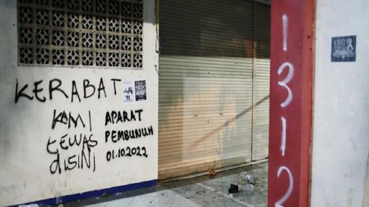 Tragedi Kanjuruhan tewaskan ratusan suporter. (cnnindonesia/AndryNovelino)