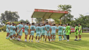 Manajemen mengumpulkan para pemain Semen Padang FC jelang diliburkan