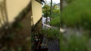 Rumah kaum di Pasie Jambak terdampak banjir oleh pembangunan perumahan