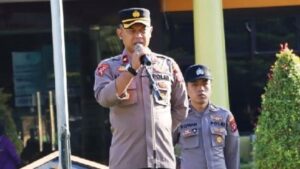 Kabag Ops Polrestsa Padang Kompol Deni Ahmad Hamdani saat apel personel pengamanan pembukaan MTQ Korpri.