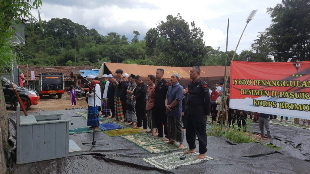 Polri gelar salat gaib di lokasi pengungsian gempa Cianjur