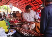 Peduli Gempa Cianjur, Prabowo Langsung Turun Serahkan Bansos