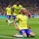 Selebrasi pemain Brazil usai cetak gol ke gawang Serbia