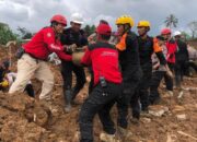 TRC Semen Padang Evakuasi 2 Korban Gempa Cianjur di Desa Cijedil