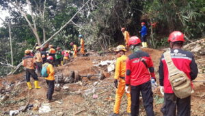 TRC Semen Padang lakukan pencarian di warung sate Kampung Cugenang
