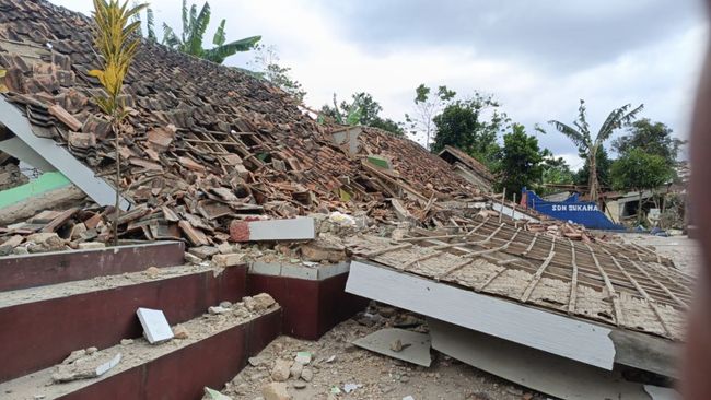 Bangunan yang rata dengan tanah usai Gempa Cianjur