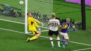 Takuma Asano mencetak gol kedua untuk Jepang dan menaklukkan Jerman di laga Grup E FIFA World Cup Qatar 2022. (Photo by Dean Mouhtaropoulos/Getty Images)