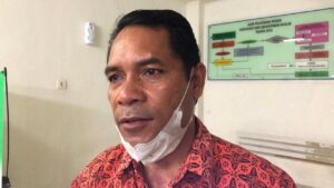 Kepala Sekolah SMA DR H Abdullah Ahmad (PGAI) Padang bernama Yunarlis yang menjadi korban penganiayaan