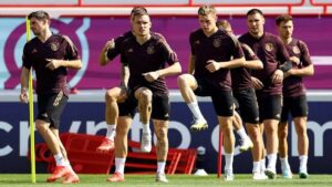 Ofisial training para pemain Jerman jelang laga Grup E Piala Dunia 2022 Qatar, Selasa malam.