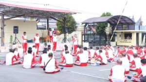 Olahraga bersama Wakapolda Sumbar di Polresta Bukittinggi