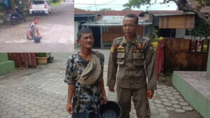 Pengemis pura-pura lumpuh di kawasan GOR Haji Agus Salim Padang