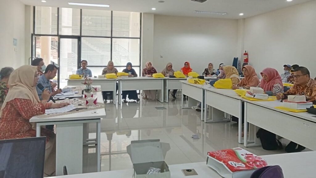 Rapat terkait kampung KB di Padang