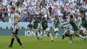 Selebrasi pemain Arab Saudi usai mengalahkan Argentina