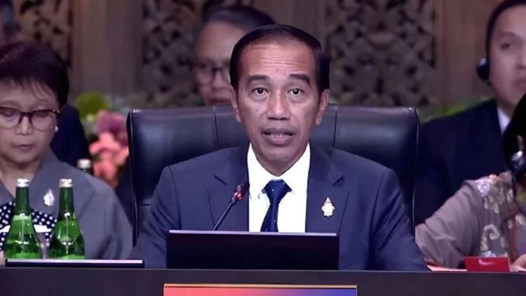 Tangkapan layar Presiden RI Joko Widodo memberi pidato pembuka saat sesi kerja kedua Konferensi Tingkat Tinggi (KTT) G20 di The Apurva Kempinski, Nusa Dua, Badung, Bali, Selasa (15/11/2022). (ANTARA/Genta Tenri Mawangi)