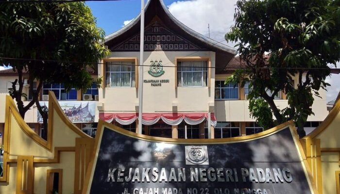 Kejari Padang Eksekusi Terpidana Tambang Ilegal, Divonis 2 Tahun Penjara