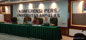 Konferensi pers kasus dugaan pelecehan seksual di Universitas Andalas (Unand), Kota Padang. (Foto: Dok. Muhammad Aidil)