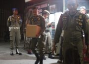 Satpol PP Padang Amankan 94 Botol Miras di Tempat Hiburan Malam