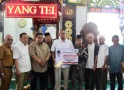 Andre Rosiade Bantu Rehab Masjid Tertua di Kota Padang, segera Berikan Ambulans