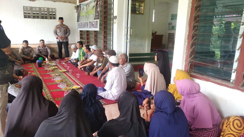 Jumat Curhat Polsek Koto Tangah, Kota Padang dengan warga. (Dok. Polsek Koto Tangah)